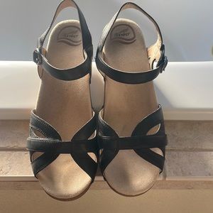 Beautiful Dansko shoes size 8 excellent condition very comfortable.